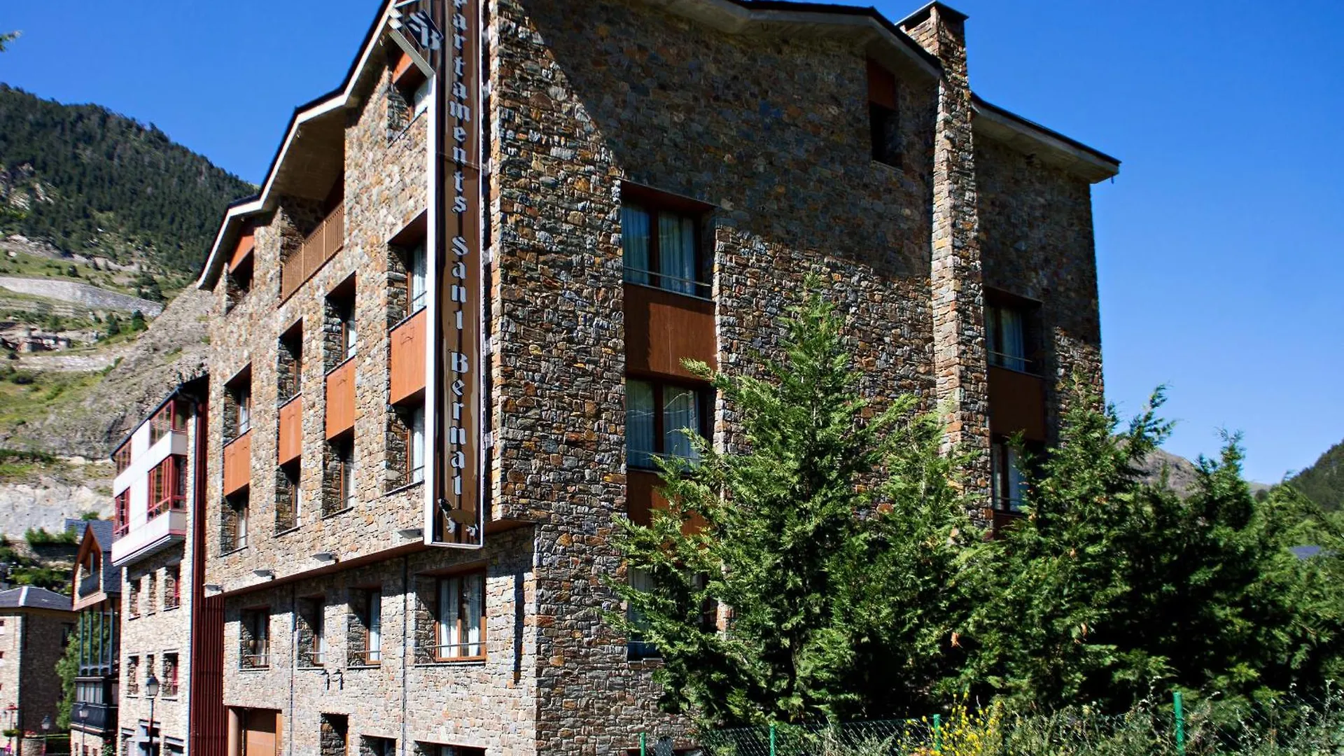 Apartament Apartaments Sant Bernat Canillo